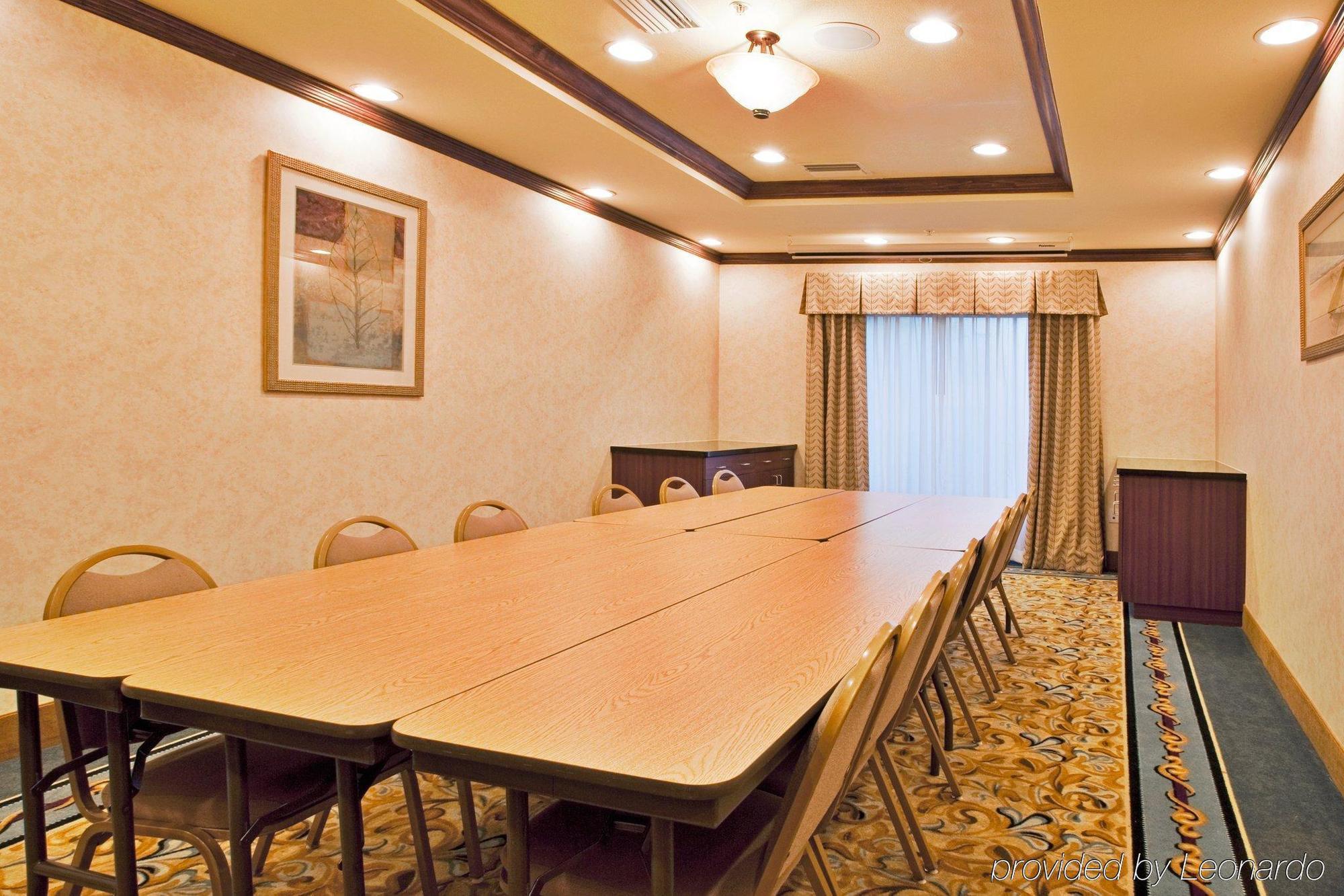 Holiday Inn Express Hotel & Suites Bartow By Ihg Зручності фото