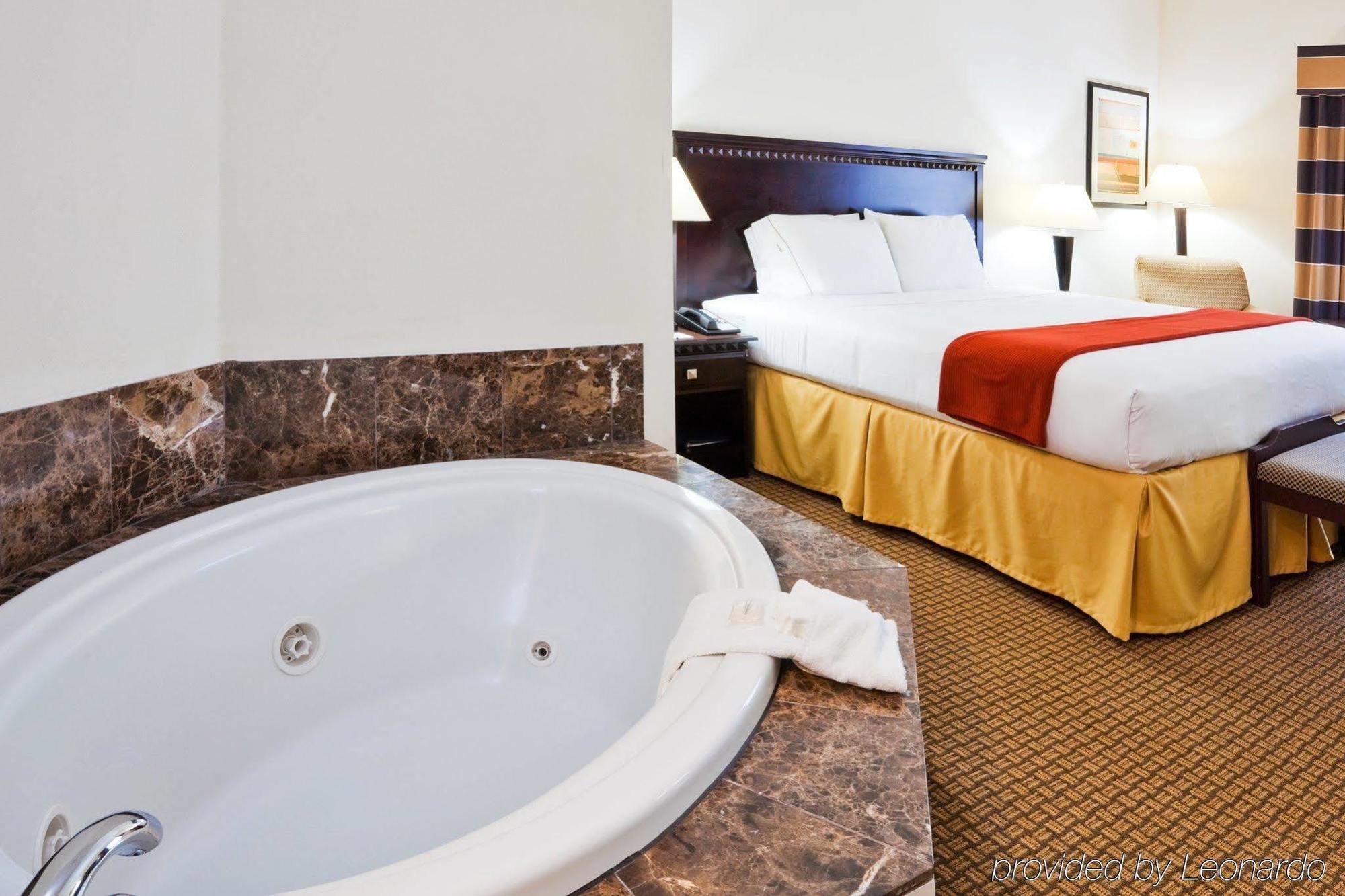Holiday Inn Express Hotel & Suites Bartow By Ihg Екстер'єр фото